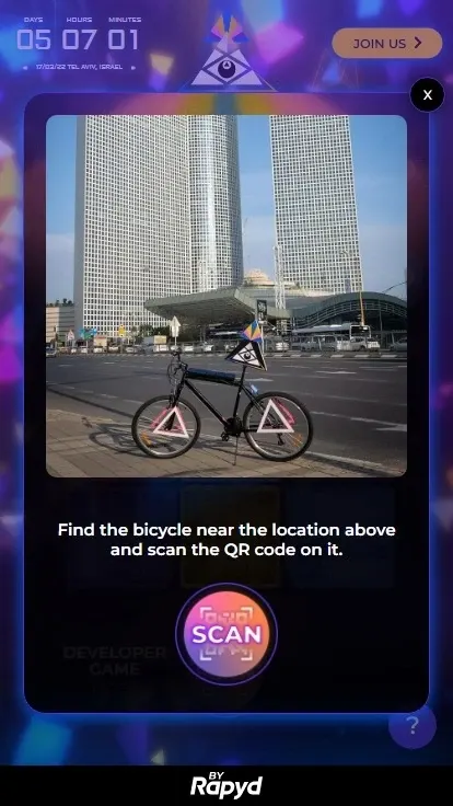 רמז מצולם למיקום האופניים וכפתור הסריקה בממשק המובייל.